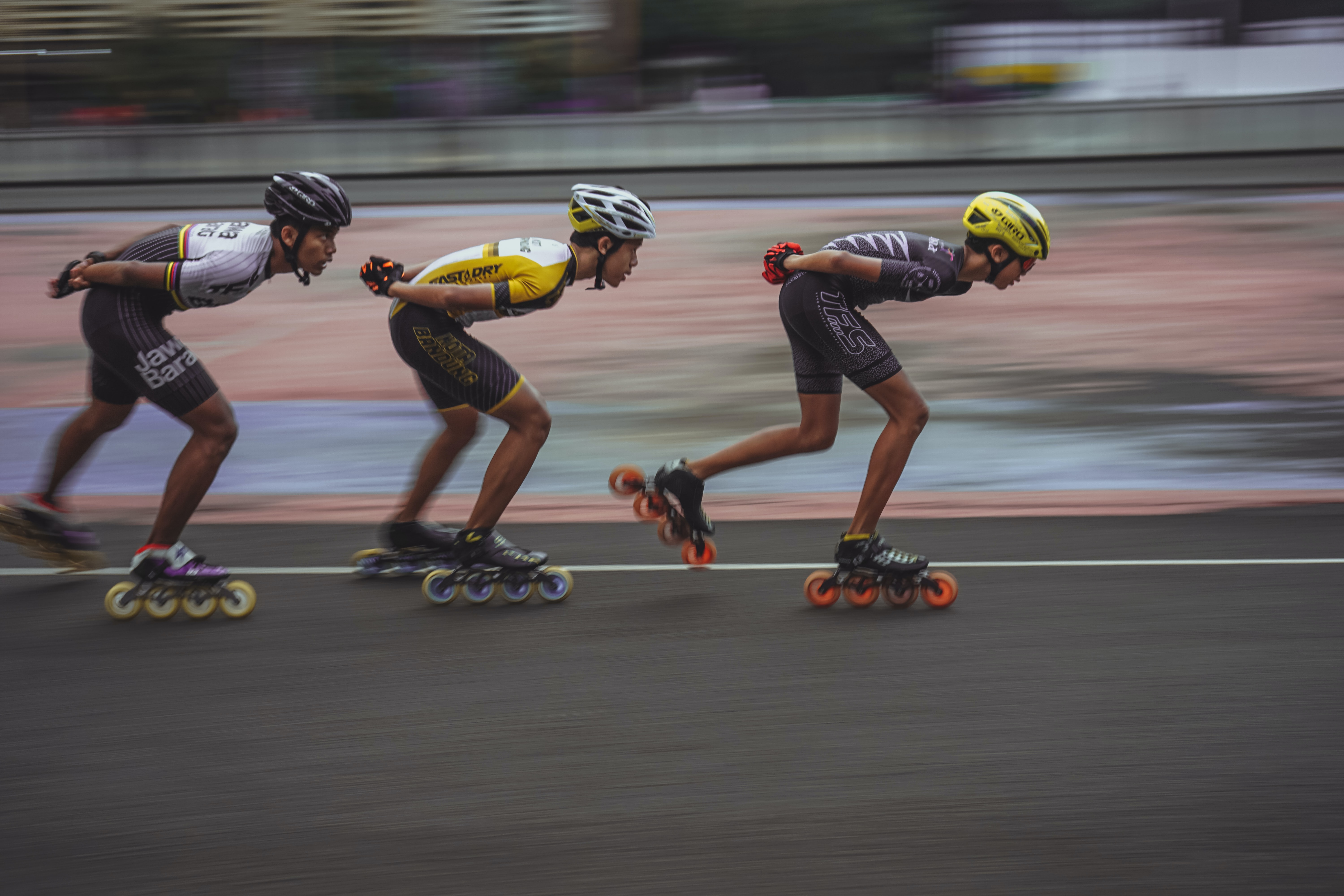 Inline speed skaters